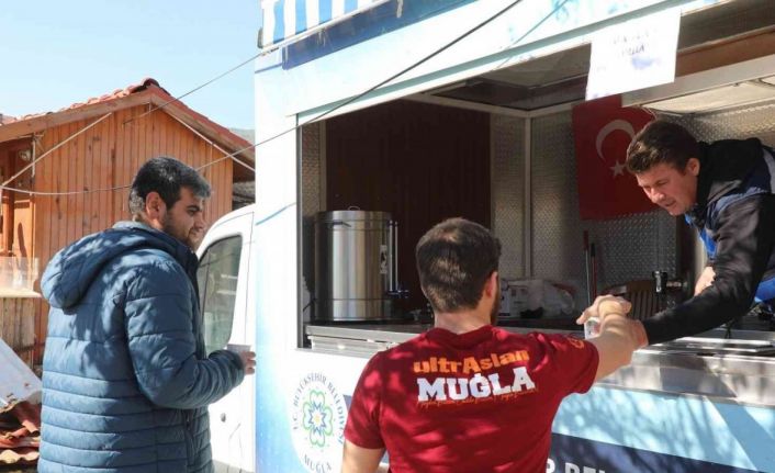 Muğla Büyükşehir’in çorba ikramı devam ediyor