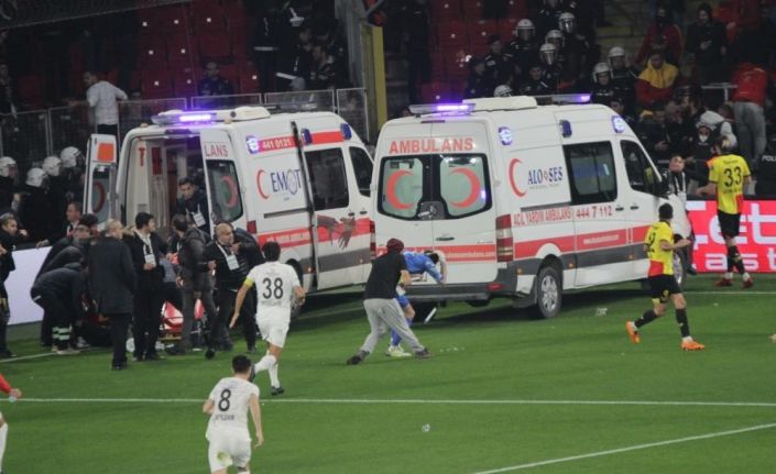 Olaylı İzmir derbisi Avrupa basınında