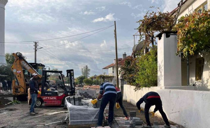 Ortaca’nın mahalle yollarına kilitli parke