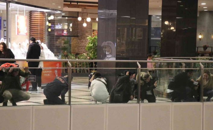 Telefonlara uyarı geldi, vatandaşlar ‘Çök-Kapan-Tutun’ yaptı