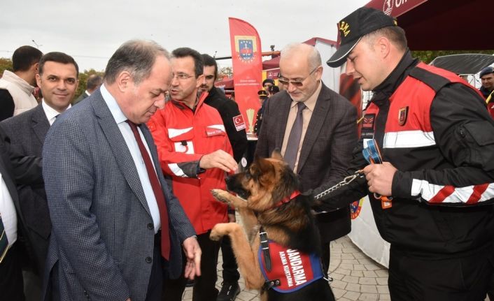 Üniversite öğrencileri arama kurtarma takımlarıyla tanıştı