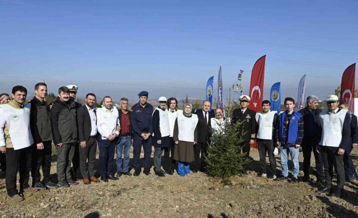 Yalova’da 7 bin 700 adet fidan toprakla buluştu