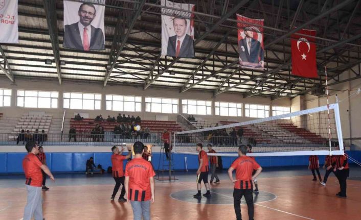 Ahlat’ta engellilere yönelik voleybol dostluk maçı düzenlendi