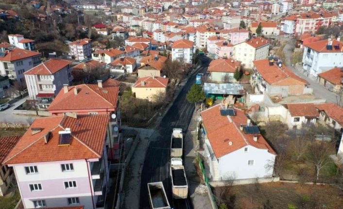 Akdağmadeni’nde bir mahallede daha asfalt çalışması tamamlandı