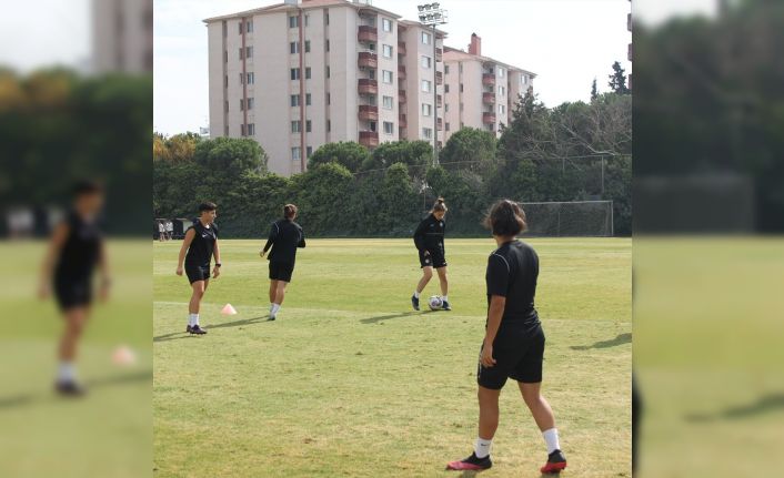 Altay’da mali sorunların faturası, Kadın Futbol Takımı’na çıktı