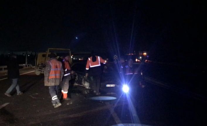 Ankara’da otomobiliyle bariyerlere çarpan sürücü yaşamını yitirdi