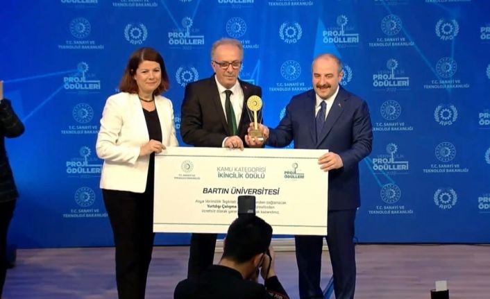 BARÜ’den verimlilik alanında gururlandıran ödül