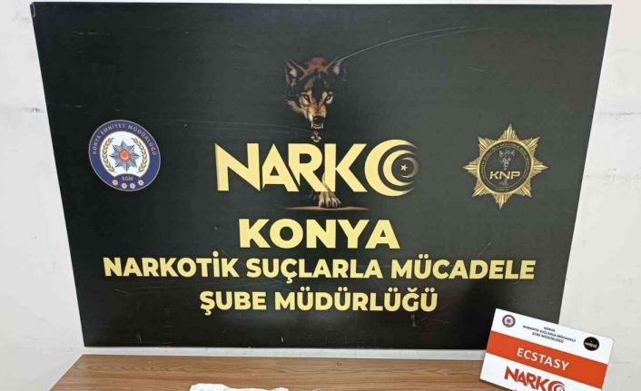 Baskın yapılan ev uyuşturucu imalathanesi çıktı