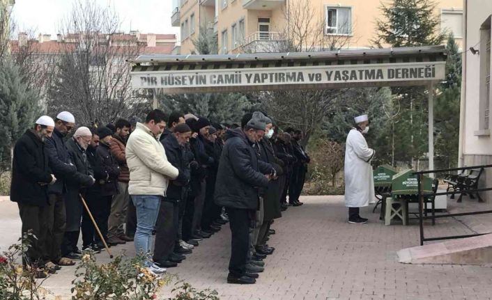 Cinnet getiren babaları tarafından öldüren kız kardeşler toprağa verildi