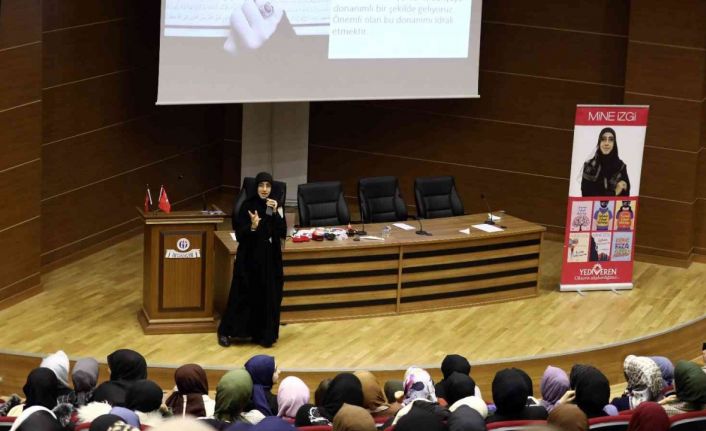 GAÜN’de "En yüce duygu annelik" konferansı