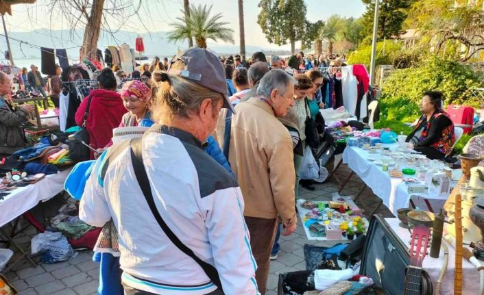 Köyceğiz’de ikinci el pazarına vatandaşlar yoğun ilgi gösterdi