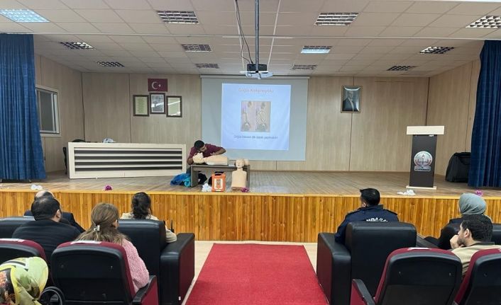 Kurum personellerine ilkyardım eğitimi verildi