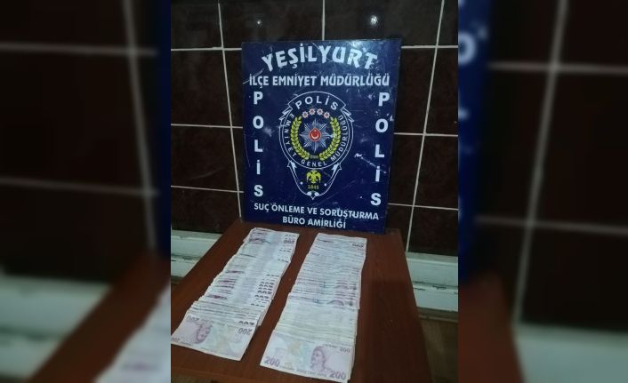 Market çalışanının örnek hareketi