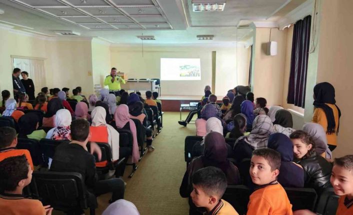 Öğrencilere trafik bilinci aşılanıyor