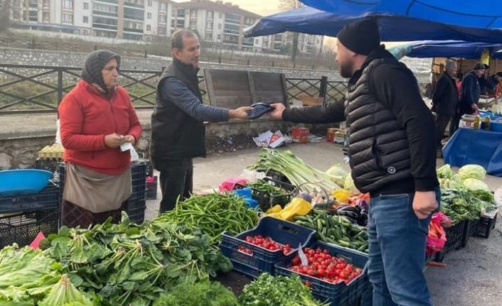 Pazarcı esnafına bere dağıttılar