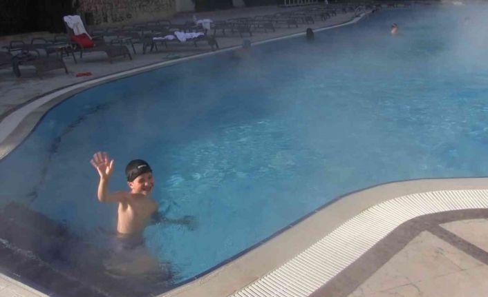 Yeni yıla sıcak havuzda girecekler