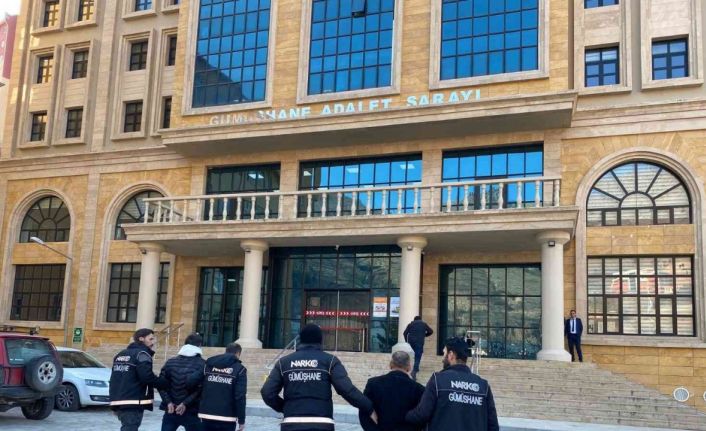 Yolcu otobüsüyle uyuşturucu taşırken polise yakalandılar