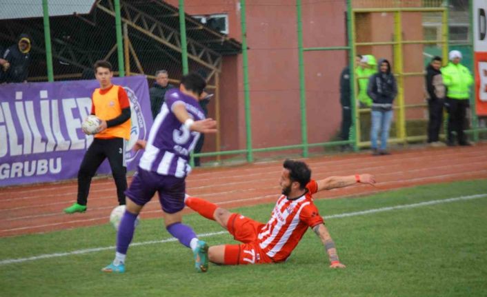 Amatör maçta tribünler karıştı