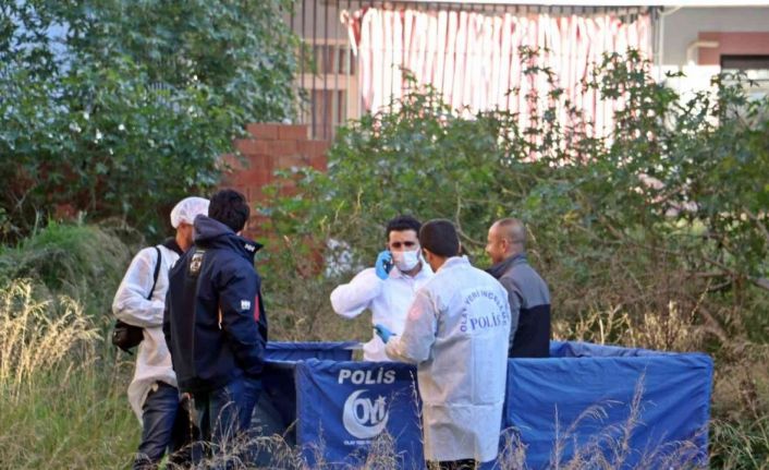 Avucunda kuş tüyüyle cesedi bulunan kadının kimliği ortaya çıktı