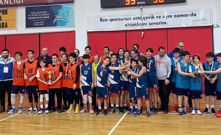 Basketbolda Düzce Atletik birinci oldu