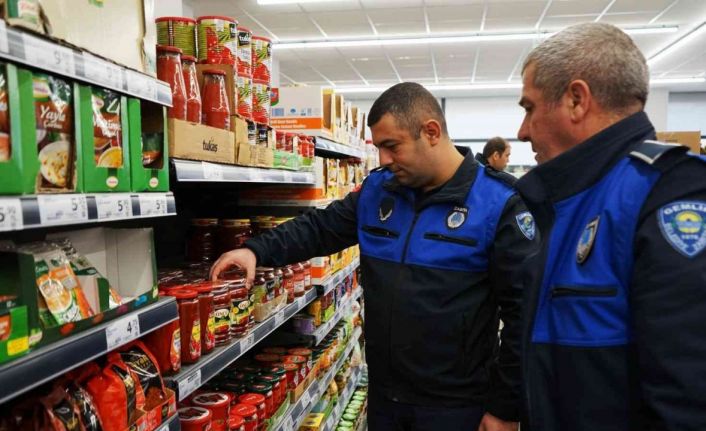 Gemlik’te zabıta market denetiminde