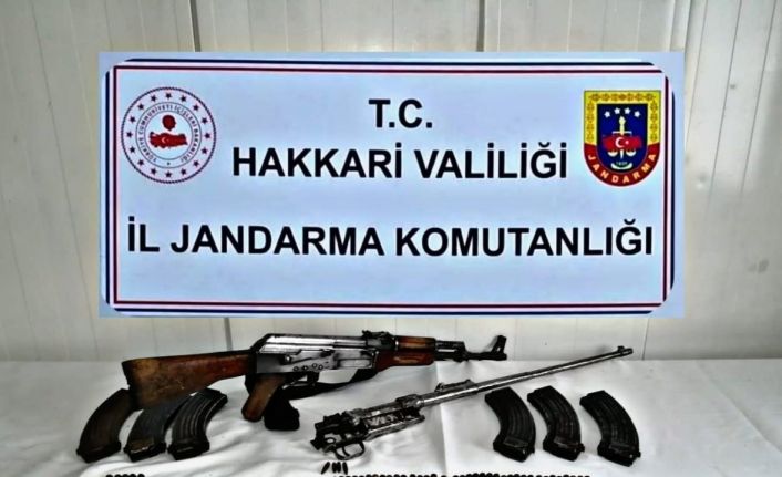 Hakkari’de bir evde silah ve mühimmat ele geçirildi