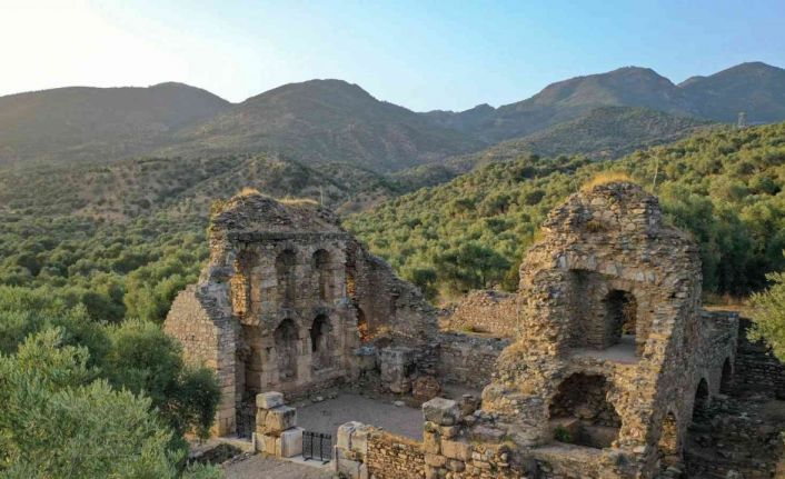 Nysa’nın eğitim kenti sembolü 18 asırlık kütüphane dikkat çekiyor