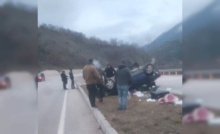 Tokat’ta, otomobil devrildi: 4 yaralı