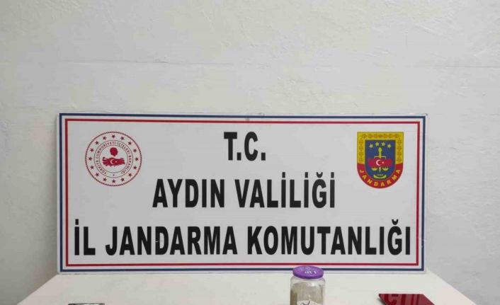 Uyuşturucu taciri jandarmadan kaçamadı