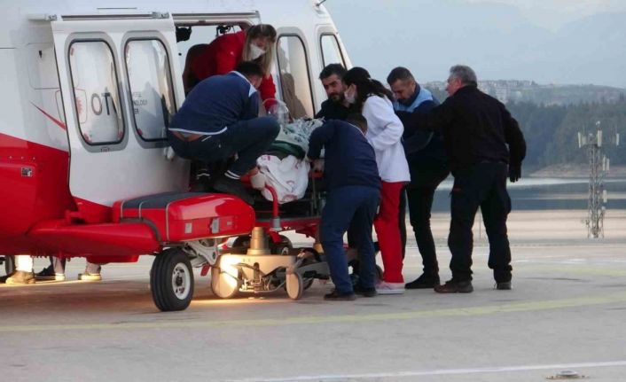 200 saat sonra enkazdan kurtarılan depremzedeler Adana Şehir Hastanesinde