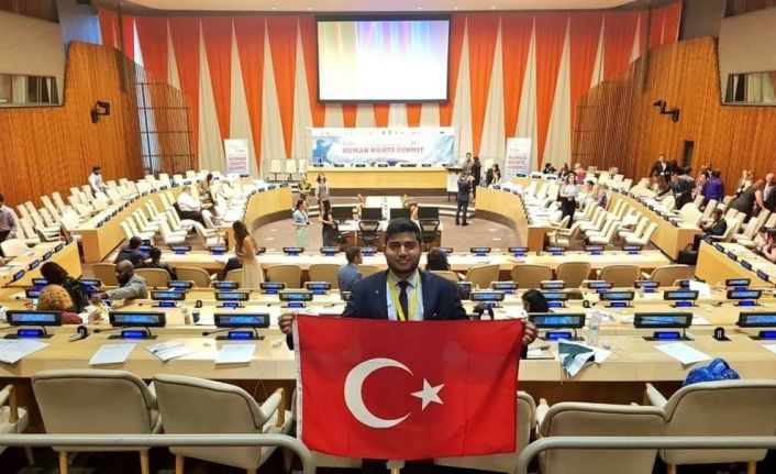 Bangladeşli Emon, Türkiye’nin acısını hafifletmek için çalışıyor