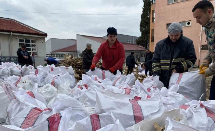 Bartın’da deprem bölgeleri için gönüllü seferberlik hali sürüyor