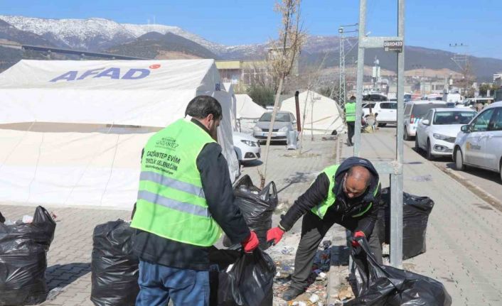 Büyükşehir depremin yaralarını sarmak için yoğun çaba harcıyor