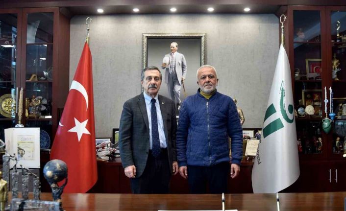 Depremzede yakınından Başkan Ataç’a teşekkür ziyareti