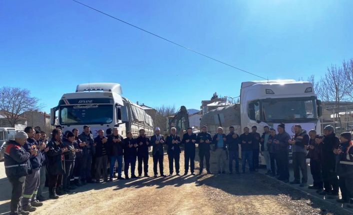 Hisarcık’tan deprem bölgesine 2 tır yakacak odun gönderildi