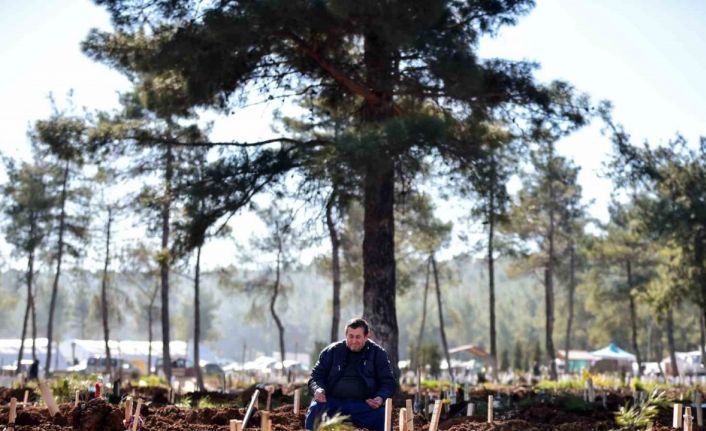 Kahramanmaraş acısını toprağa gömüyor