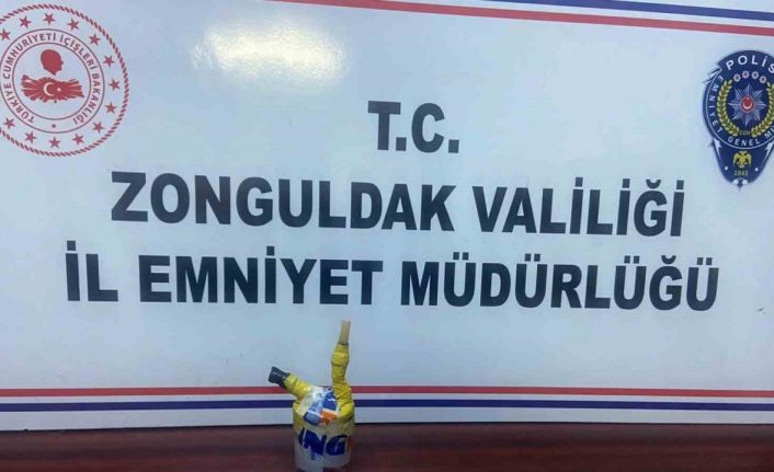 Narkotik uygulamasında yakayı ele verdiler