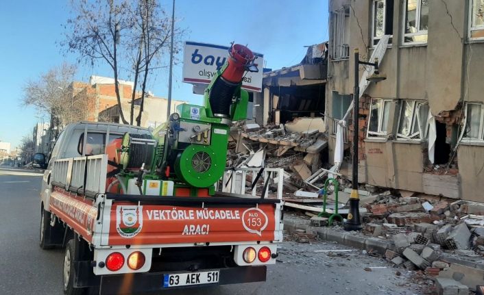 Şehrin her köşesine kokulu dezenfektan sıkılıyor