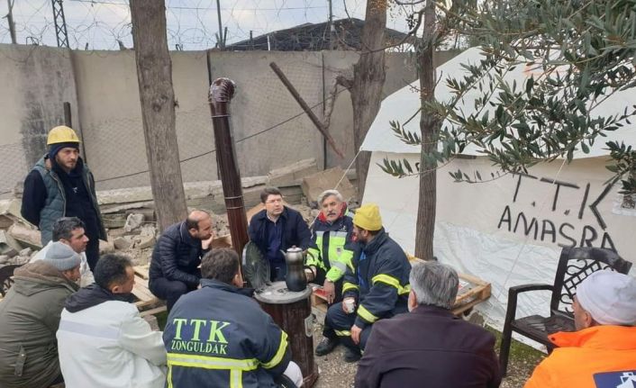 Yılmaz Tunç  madenci kurtarma ekiplerini ziyaret etti