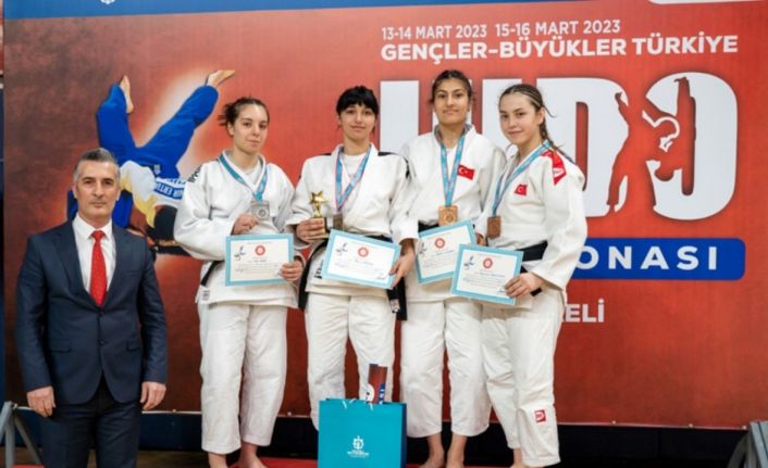 759 sporcunun katıldığı judo şampiyonasında madalyalar sahiplerini buldu