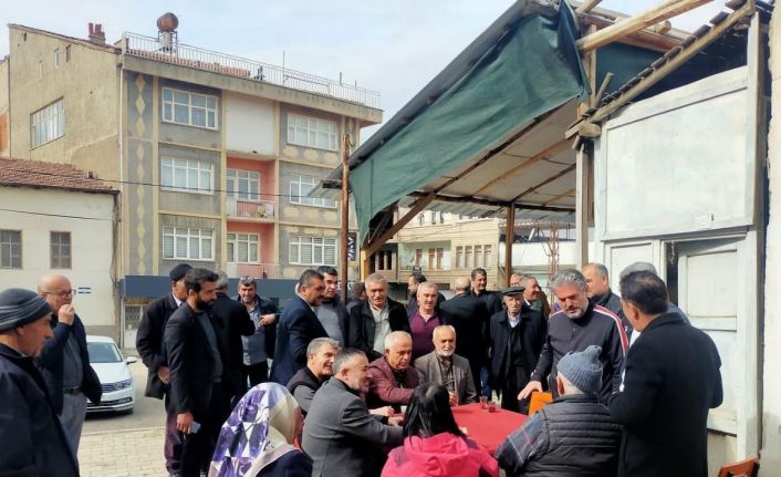 AK Partili başkanlar deprem bölgesinde