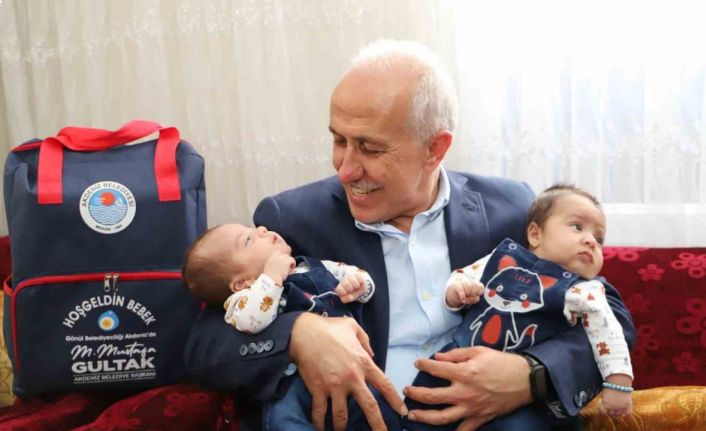 Akdeniz’de 5 bin 352 aileye ’Hoş Geldin Bebek’ çantası ulaştı