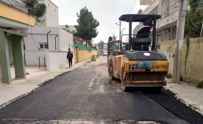 Akdeniz’de yol çalışmaları sürüyor