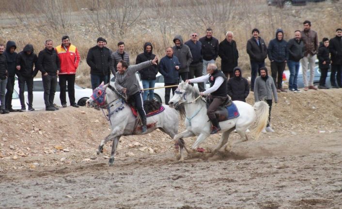 Ata sporu cirite fırtına bile engel olamadı