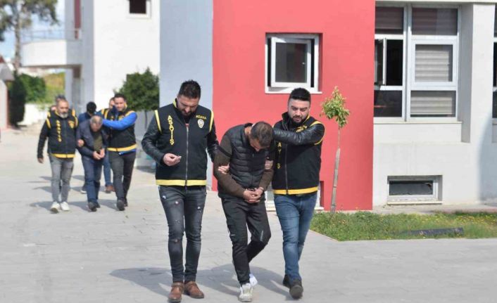 Bebek arabası çalan sevgililer tutuklandı: O anlar kamerada