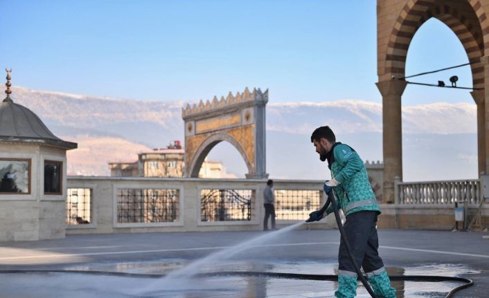 Beyoğlu Belediyesi Kahramanmaraş’ta temizlik çalışmalarına destek veriyor