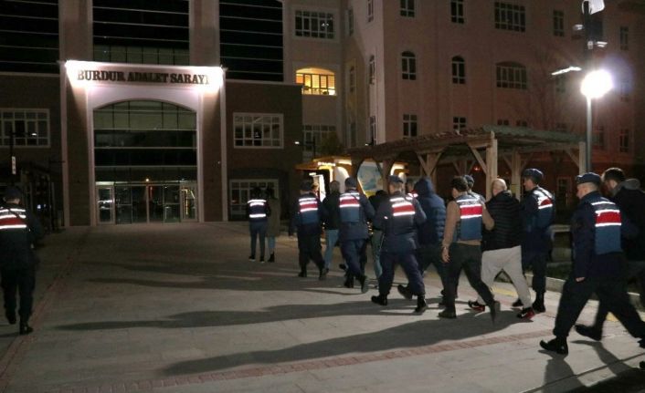 Burdur’da kökünü kurutma operasyonunda 5 şahıs tutuklandı