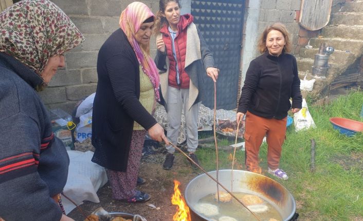 Burhaniye’ de Ramazan öncesi lokma hayırları arttı