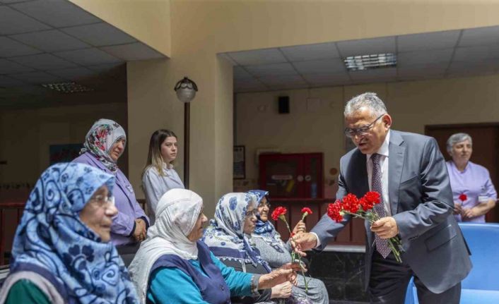 Büyükkılıç: "Dua kaynağı yaşlı çınarlarımızın Yaşlılara Saygı Haftasını kutluyorum"