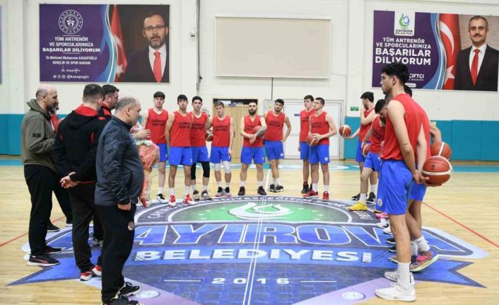 Çayırova Belediyesi Basketbol Takımı rakibine kapılarını açtı